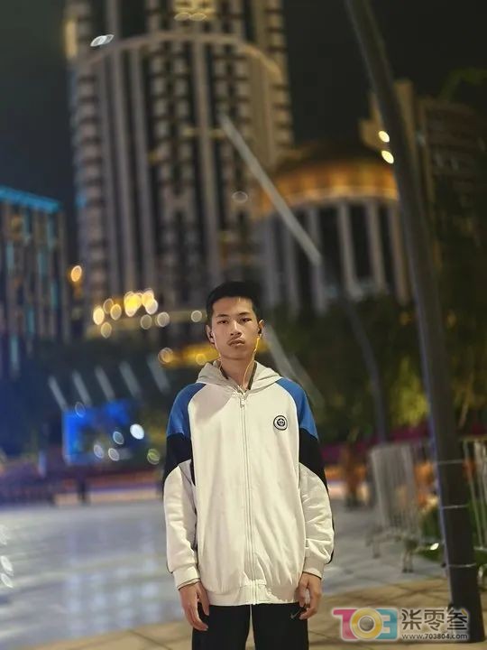 MxZ511Xx4cEsUe25.jpg