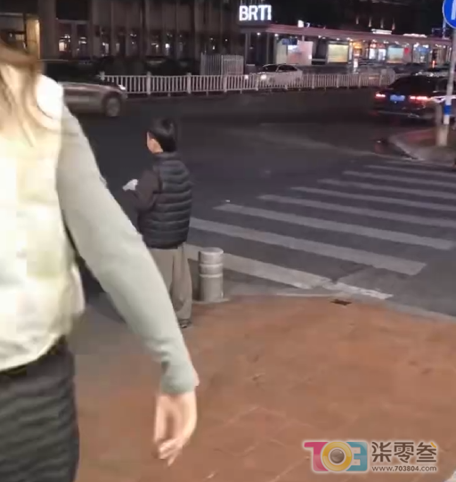 aGQzyCEE0ZqyQqsS.jpg
