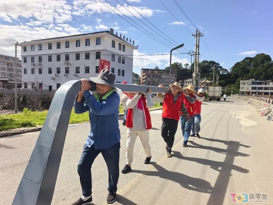 ERR7JApB85baRrAn.jpg